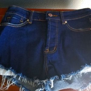 Super cute smiley face pocket dark denim shorties size 7 never worn too short4me